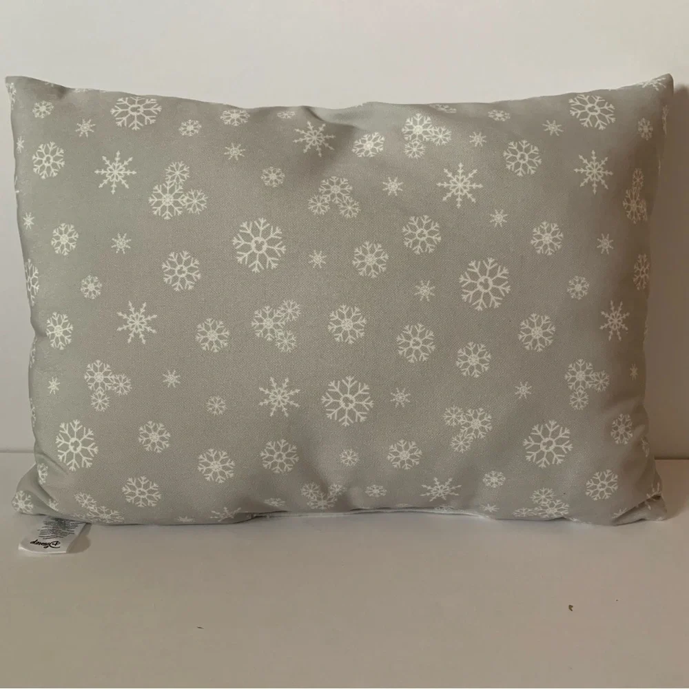 NWT. DISNEY Mickey Mouse Snowman Throw Pillow